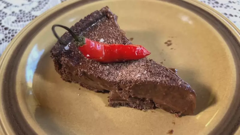 Torta de Chocolate com Pimenta: A Receita Que Une Doce e Picante em uma Explosão de Sabor