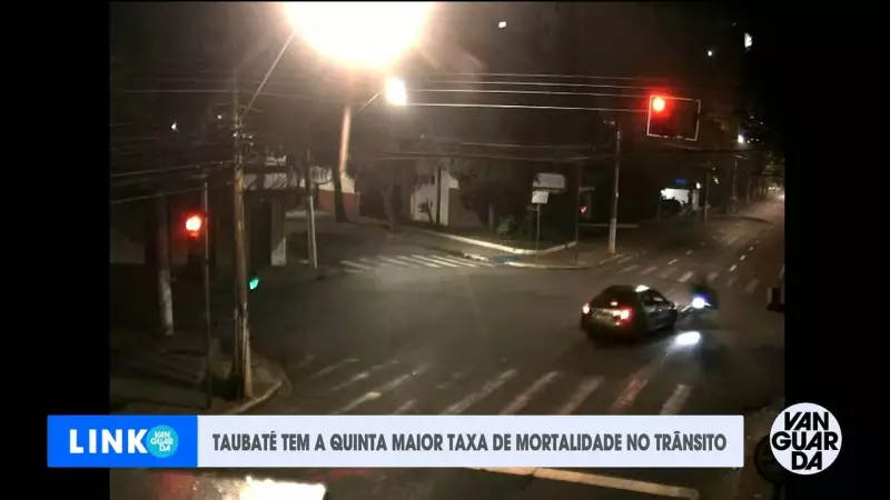 Tragédia em Pindamonhangaba: Caminhonete atropela estudante, bate em árvore e motorista morre