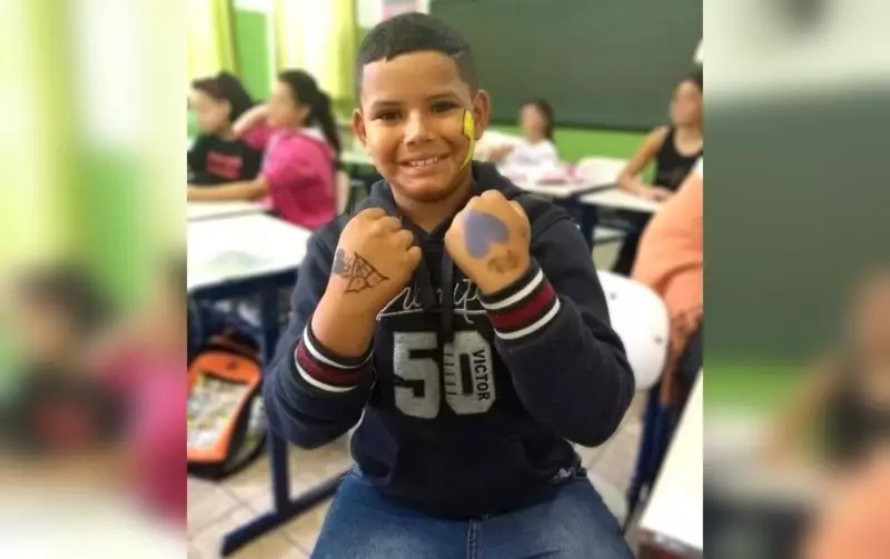 Tragédia em SP: Jovem morre após cair em buraco de esgoto durante passeio de bicicleta