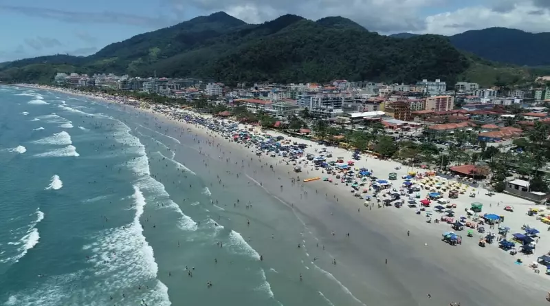 Tragédia em Ubatuba: Turista morre e amigo desaparece após afogamento na Praia Grande