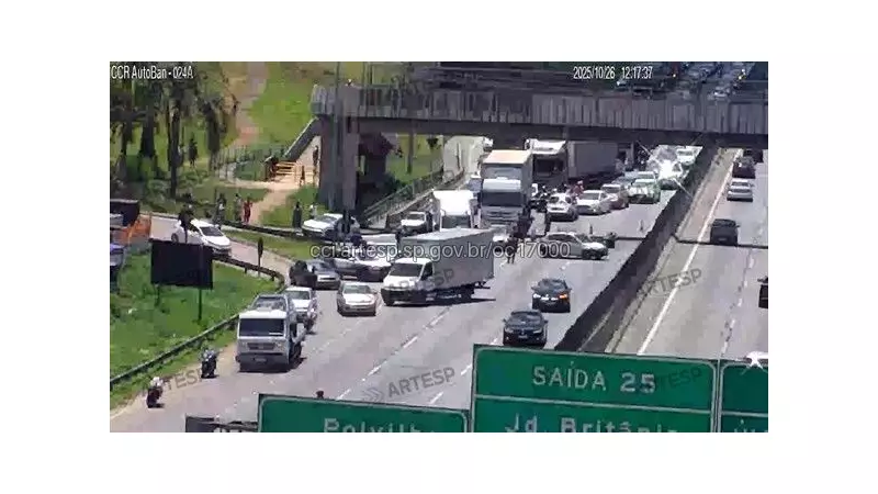 Tragédia na Anhanguera: Colisão entre motos, caminhão e carro mata uma pessoa e causa congestionamento histórico