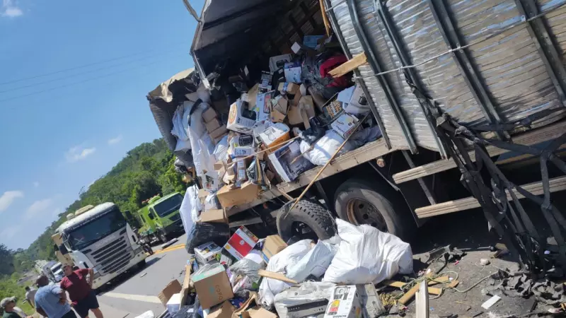 Tragédia na BR-101: Acidente em Itapemirim deixa um morto e um ferido