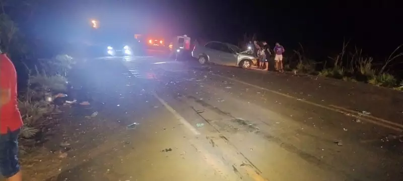 Tragédia na BR-153: Colisão entre dois carros deixa uma vítima fatal e uma pessoa ferida no Tocantins