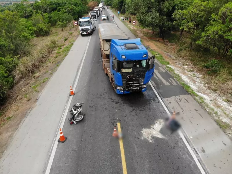 Tragédia na BR-262: Motociclista perde a vida em colisão frontal com caminhão em MG