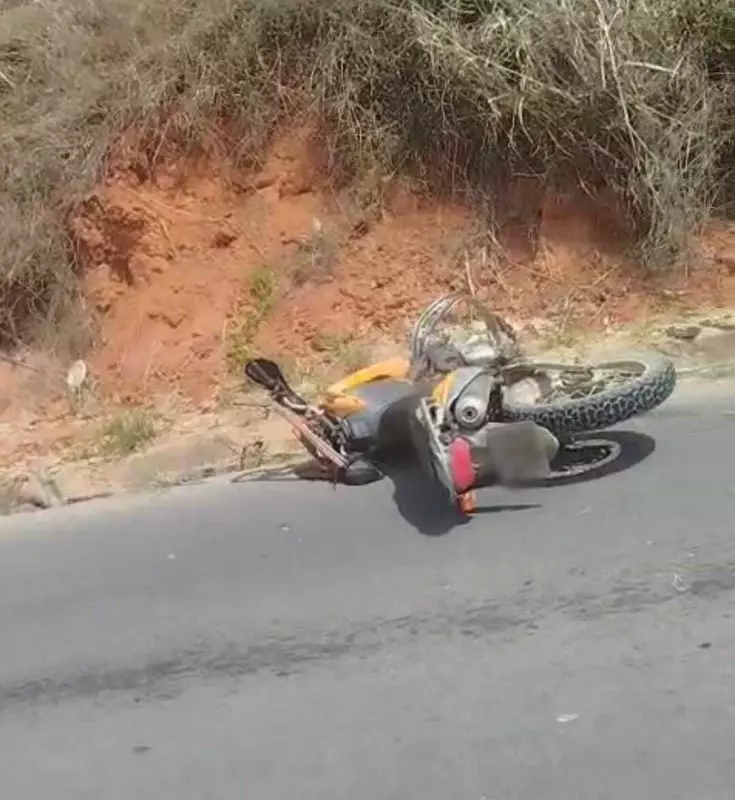 Tragédia na LMG-682: Colisão entre Motos deixa Um Morto e Dois Feridos em Minas Gerais