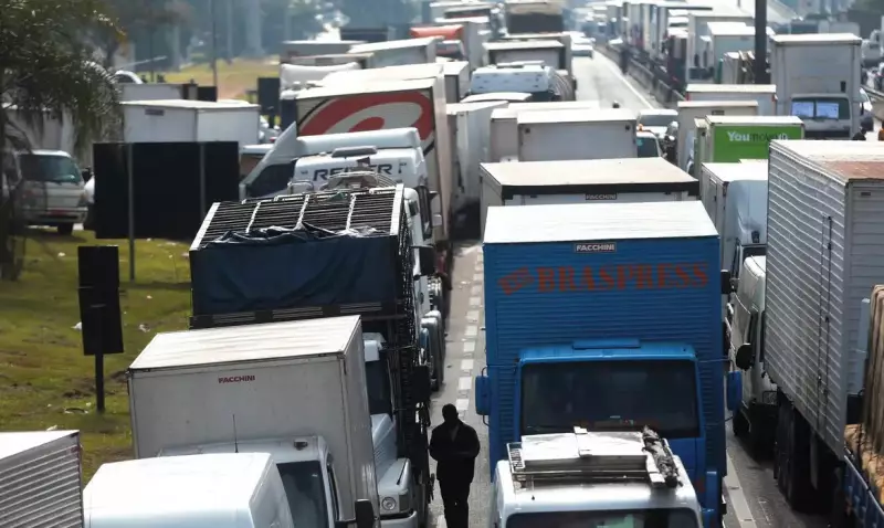 Trânsito Intenso nas Rodovias do Litoral Paulista: Saiba Como Evitar o Congestionamento