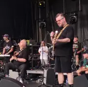 Baixista petropolitano dos Mutantes faz show histórico na cidade natal após 19 anos na banda