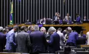 Bancada Evangélica na Câmara Exige Voto em Reuniões de Líderes: Entenda a Disputa por Poder