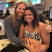 Brasileira Bruna B. brilha nos EUA com documentário sobre imigração e conquista prêmio internacional