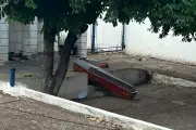 Caixão Abandonado Assusta Moradores em Avenida Movimentada de Presidente Prudente