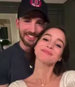 Chris Evans e Alba Baptista Comemoram Chegada do Primeiro Filho: Tudo Sobre o Nascimento
