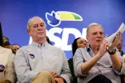 Ciro Gomes surpreende e se filia ao PSDB no Ceará ao lado de lideranças oposicionistas