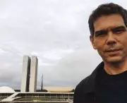 Dado Villa-Lobos e Orquestra Rock: Show Beneficente Revive Legião Urbana em Noite Histórica