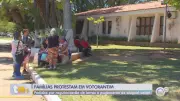 Famílias em Situação de Risco Acampam em Frente à Prefeitura de Votorantim em Busca de Moradia Digna
