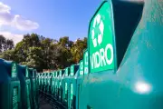 Florianópolis se Destaca como Líder Nacional na Reciclagem de Vidro: Modelo de Sustentabilidade que Inspira o Brasil