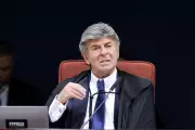Fux Revela a Fachin Intenção de Deixar Turma que Julga Caso do Golpe de 2016 no STF