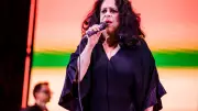 Gal Costa Resurge com Perfume de Inovação: Novo Disco Revisita Grandes Sucessos da Carreira