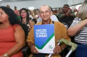 Governo do Piauí entrega mais de 700 títulos de propriedade no Sul do estado: veja como famílias foram beneficiadas