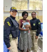 Herói do Asfalto: Policial Rodoviário Federal Salva Bebê de 14 Dias de Engasgo Fatal em Rodovia do RJ