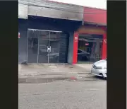 Incêndio de Grandes Proporções Consome Loja de Bolsas e Malas em Cabo Frio: Prejuízos Avaliados em R$ 200 Mil