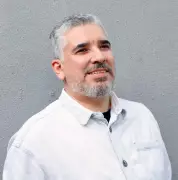 Jornalista alagoano brilha na Bienal com romance finalista de prêmio nacional