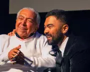 Mauricio de Sousa tem reação emocionante ao assistir à cinebiografia pela primeira vez