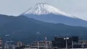 Monte Fuji registra primeira neve do ano com atraso histórico de 21 dias