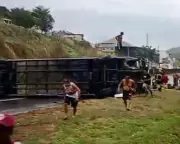 Ônibus com Torcedores do Flamengo Tombou Durante Caravana para Argentina: Saiba Detalhes do Acidente