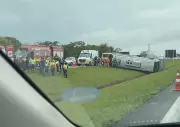 Ônibus Tomba na Rodovia em Mogi Mirim: Acidente Deixa Feridos e Interdição Parcial na Estrada