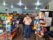 Operação em MS desmonta esquema ilegal de carne: fiscais apreendem produtos impróprios em supermercados