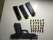 PM prende passageiro com pistola escondida em mala durante viagem de ônibus em Minas Gerais