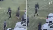 Árbitro saca arma durante confusão com torcedor em jogo do Gauchão: vídeo choca