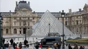 Roubo Milionário no Louvre: Joias Avaliadas em R$ 550 Mi São Furtadas em Ação Ousada na França