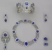 Roubo Ousado no Louvre: Suspeitos São Identificados na França em Caso que Chocou o Mundo