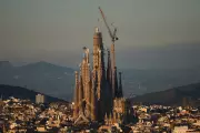 Sagrada Família Bate Recorde Mundial e Se Torna a Igreja Mais Alta do Planeta