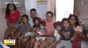 Superação no Tocantins: Mãe de 10 filhos revela como sobrevive com auxílio do Bolsa Família e cozinha no fogão a lenha