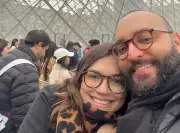 Turistas brasileiros revelam caos durante evacuação do Louvre após roubo: 'Parecia uma manada'