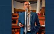 Vereador Eduardo Paiva é acusado de agredir funcionário da prefeitura dentro da Câmara de Niterói; vítima teve nariz quebrado