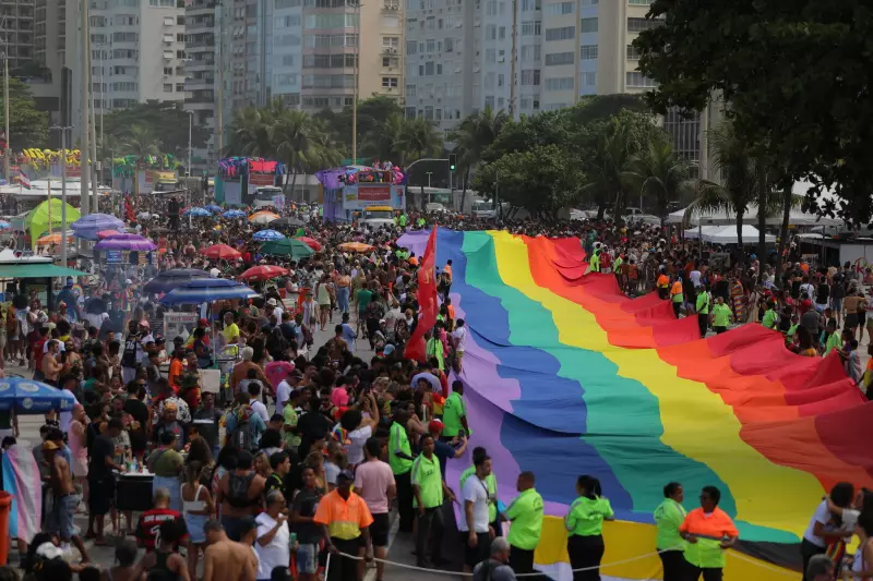 30ª Parada do Orgulho LGBTI+ do Rio celebra conquistas em Copacabana