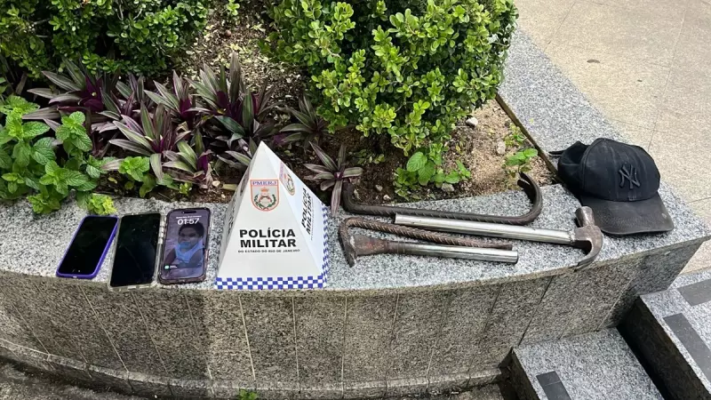 4 homens presos ao furtar 4 toneladas de cabos de telefonia em Itaipava