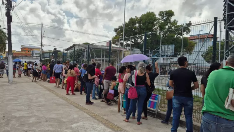 9 mil desclassificados geram fila gigante por recurso habitacional em Macapá