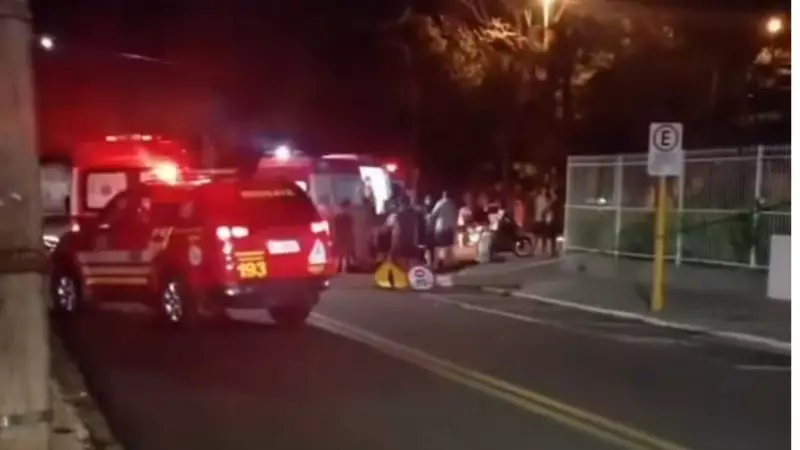 Acidente em Bauru: Caminhão derruba poste e motociclista fica ferido