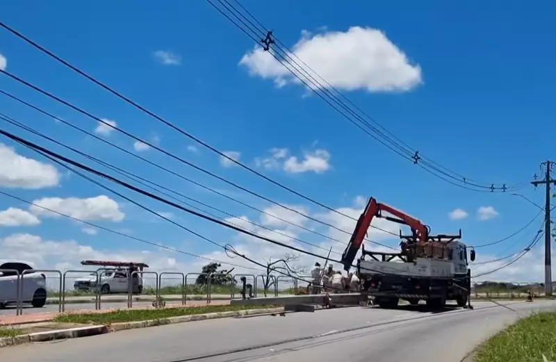 Acidente interdita Avenida Atílio Menin em Bragança Paulista