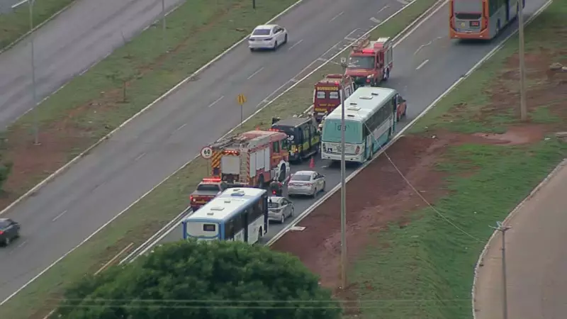 Acidente paralisa trânsito no Setor Policial Sul e EPTG em Brasília; motoristas enfrentam lentidão
