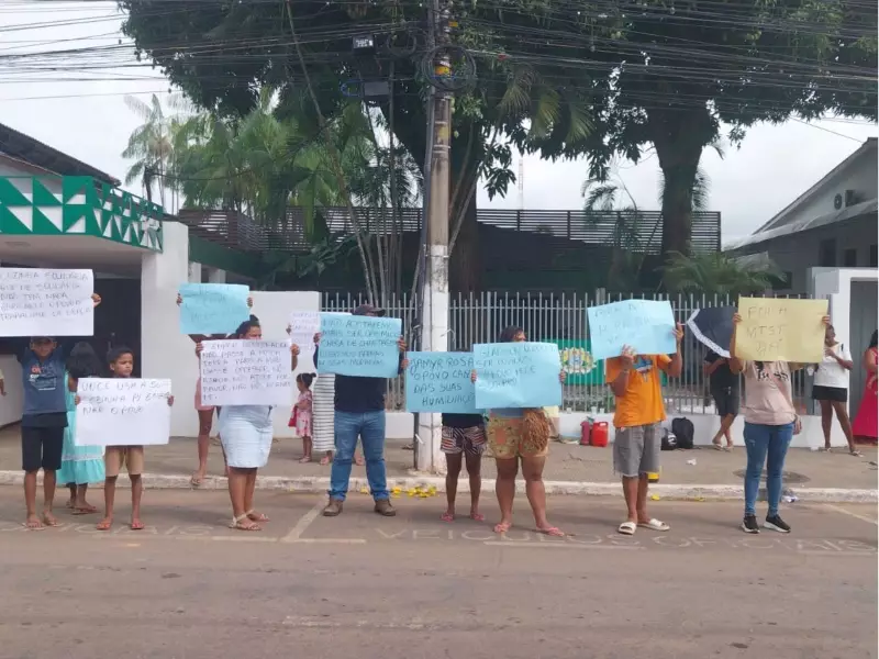 Acre em Alerta: Moradores Fecham Avenida e Ponte em Protesto por Moradias