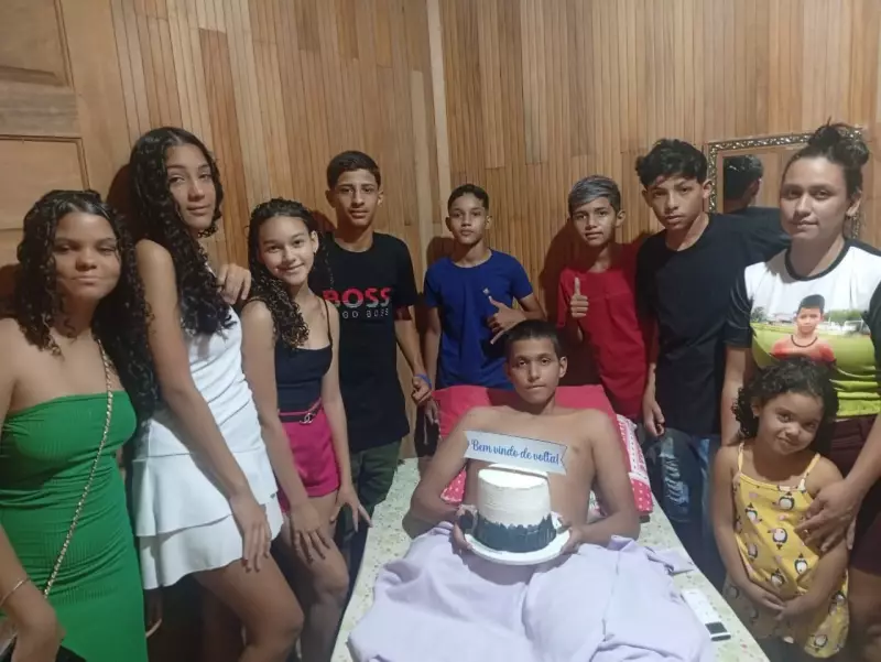 Adolescente que perdeu perna em acidente com 2 mortos recebe alta no AC