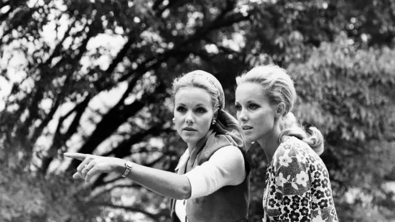 Alice e Ellen Kessler, lendárias gêmeas do entretenimento, morrem juntas aos 89 anos