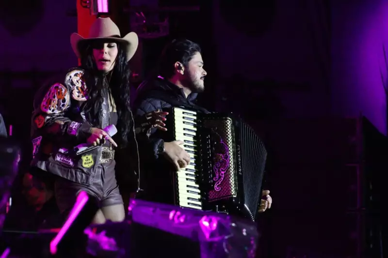 Ana Castela brilha na Tusca 2025 com show diversificado e figurino especial