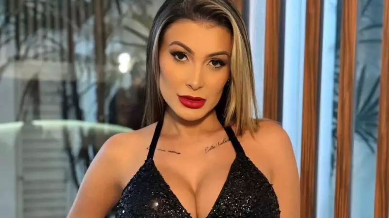 Andressa Urach investe R$ 30 mil em joias como MC Ímola no funk