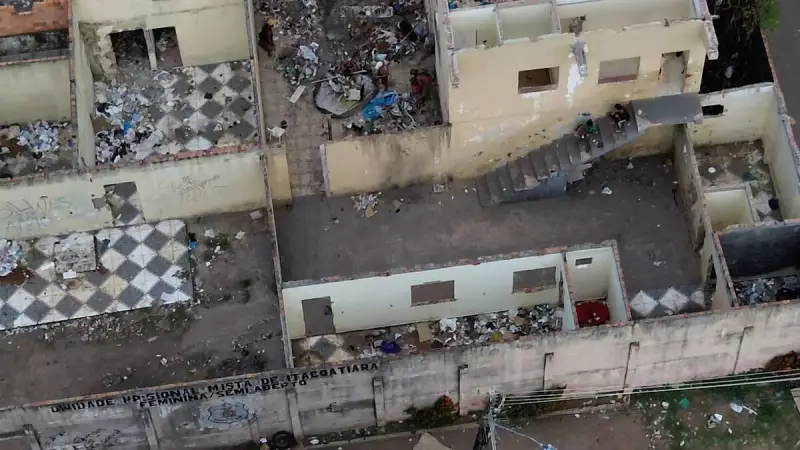 Antiga Prisão em Itacoatiara Vira Fantasma: Abandono Gera Medo e Riscos na Comunidade